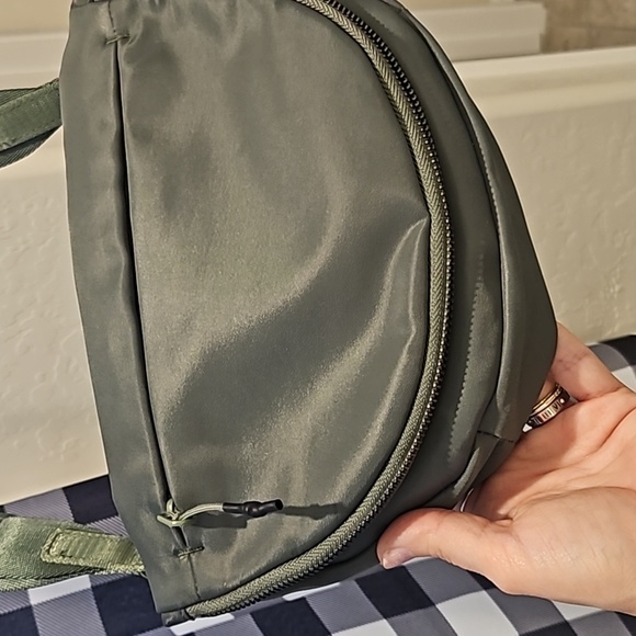 Army green bag - Picture 2 of 8